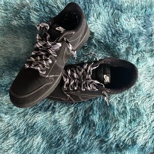 Nike Men's Black and White Sneakers